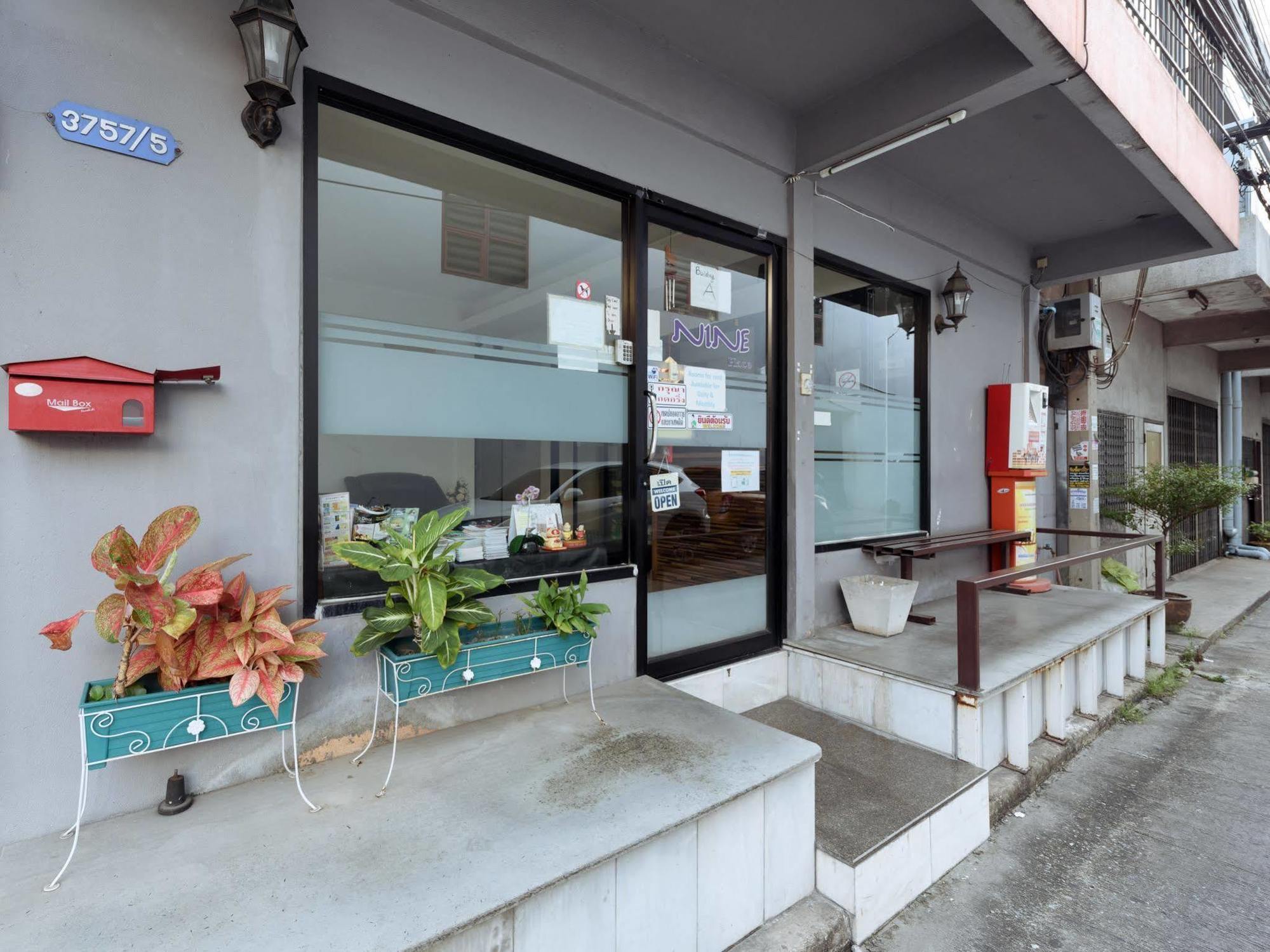 Nine Place Sukhumvit 40 Bangkok Exterior photo